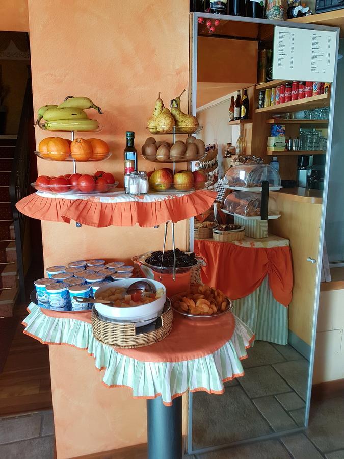 Hotel Belvedere Сирмионе Екстериор снимка