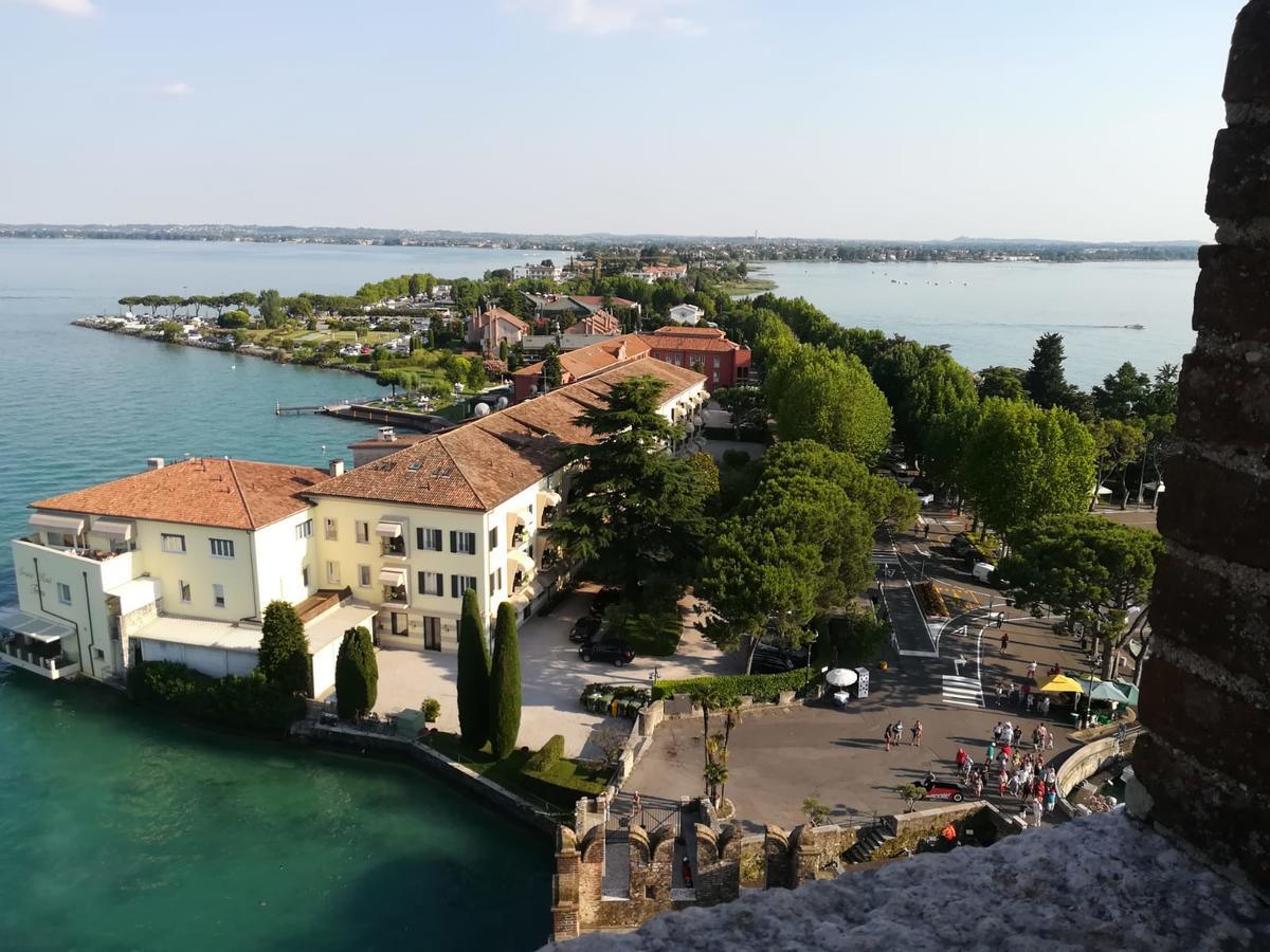 Hotel Belvedere Сирмионе Екстериор снимка